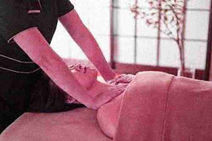 Full Body Massage Service Full Body Massage Service